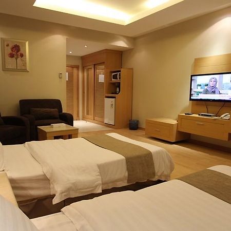 Meera Suites Рияд Екстериор снимка