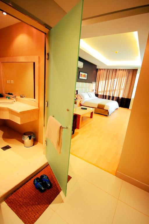 Meera Suites Рияд Екстериор снимка